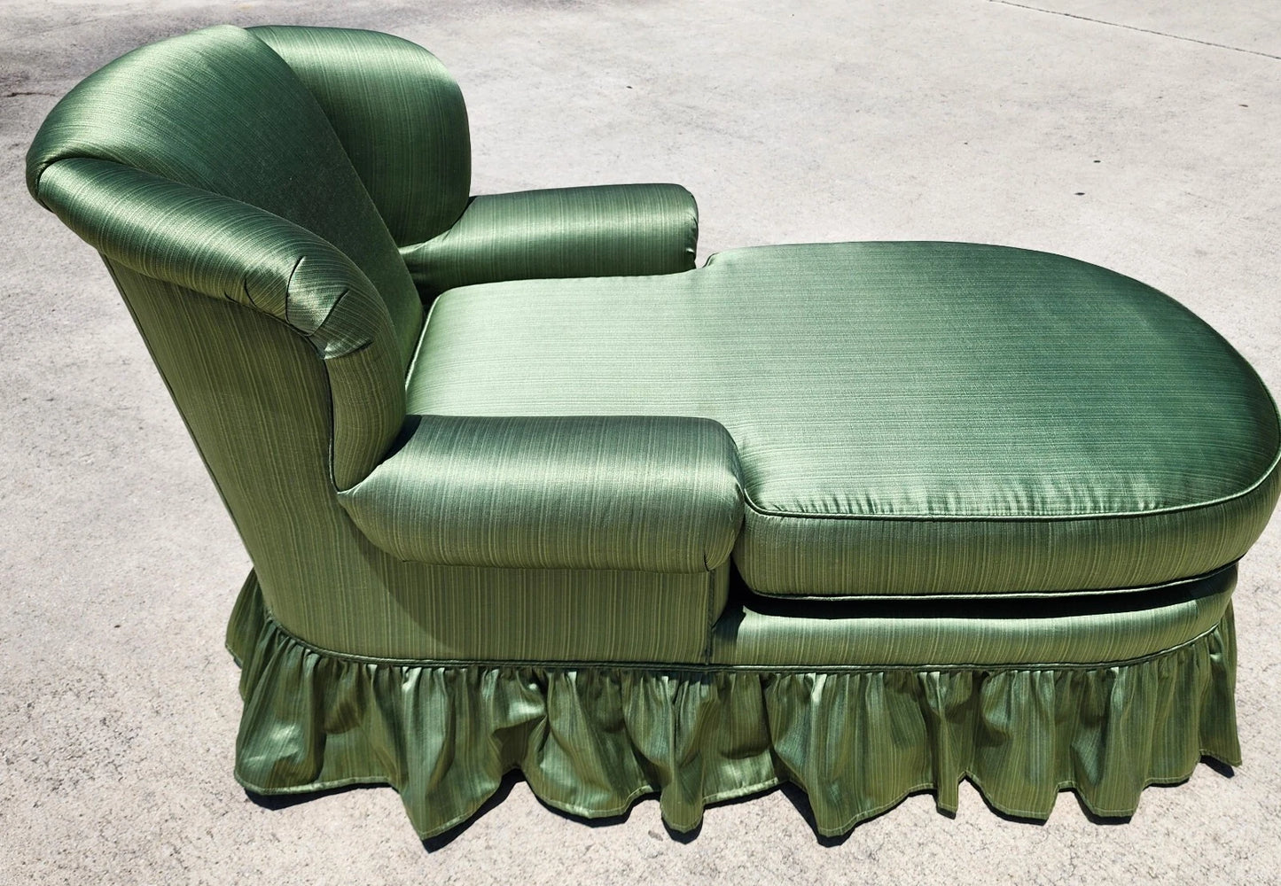 Vintage Chaise English Wingback Style