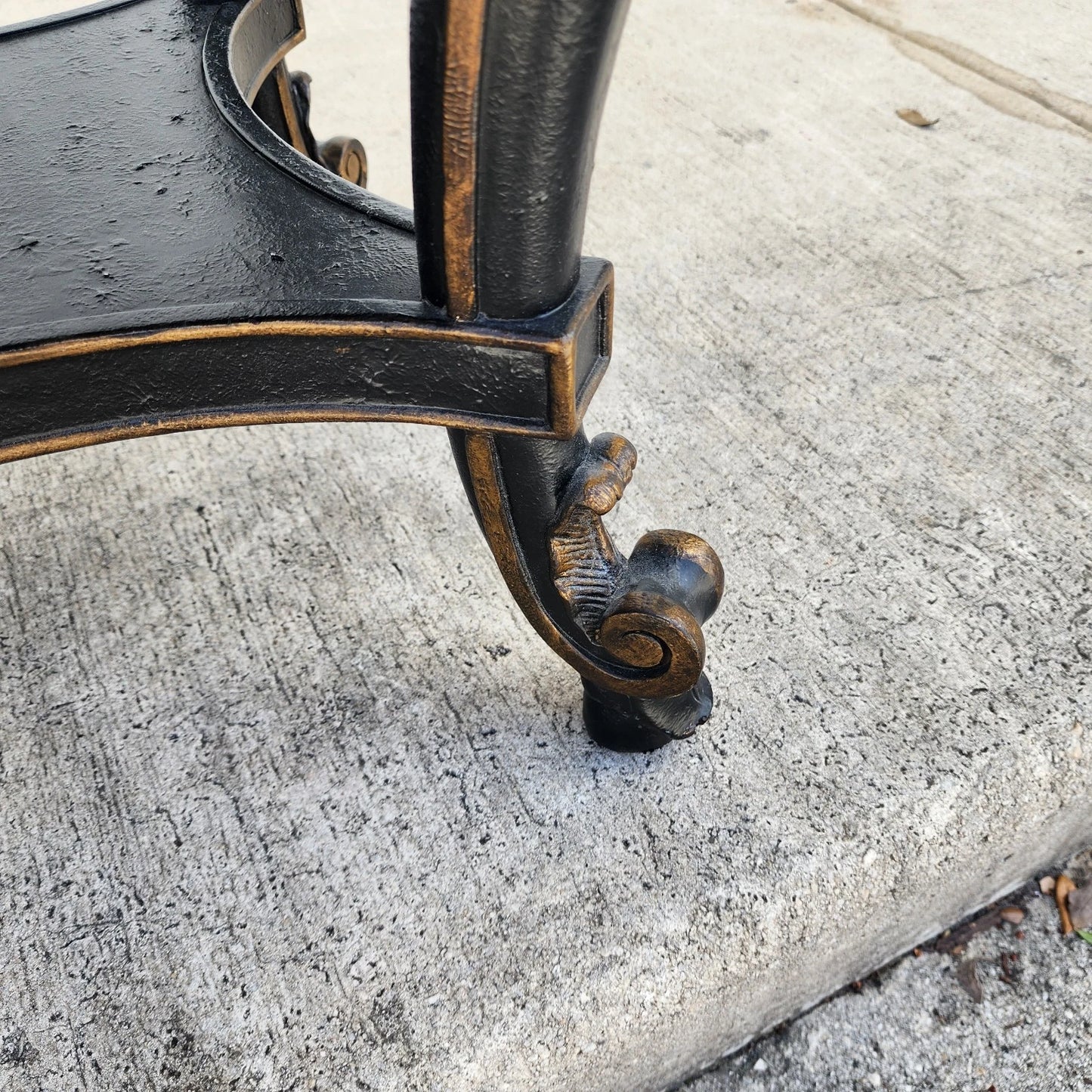 Henredon French Louis XV Center Occasional Table