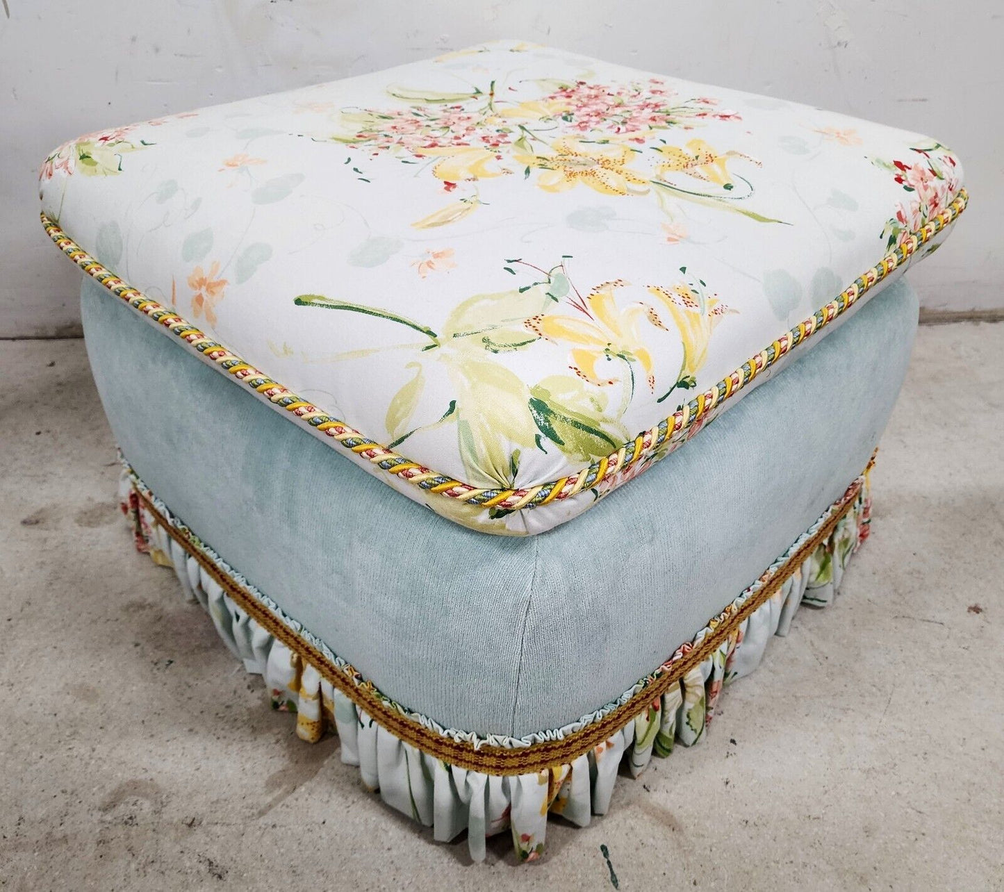 Shabby Chic Designer Cottage Ottoman Pouf