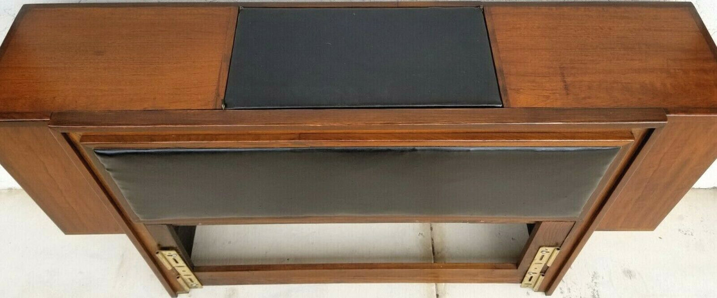 Vintage Jack Cartwright for FOUNDERS MCM Danish Modern Walnut Full Headboard