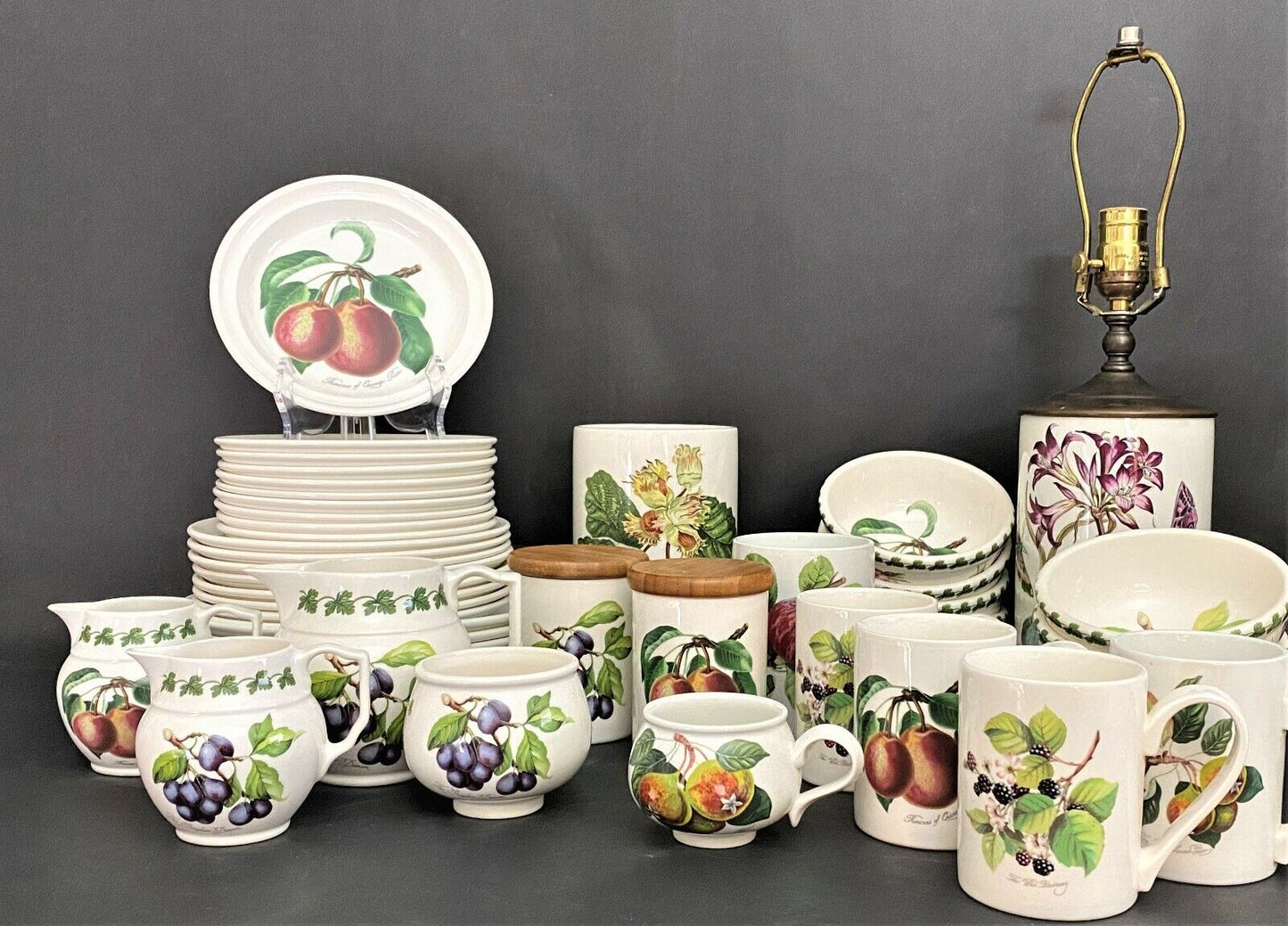 (1) PORTMEIRION Pomona Botanical Orange Pear Creamer