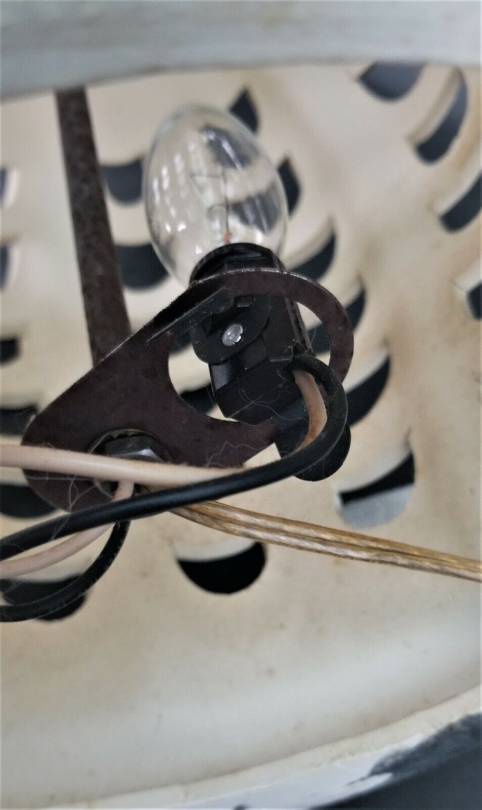 Vintage Table Lamp by SUNSET COSCO Ceramic 2 Light Reticulated Gold Accents