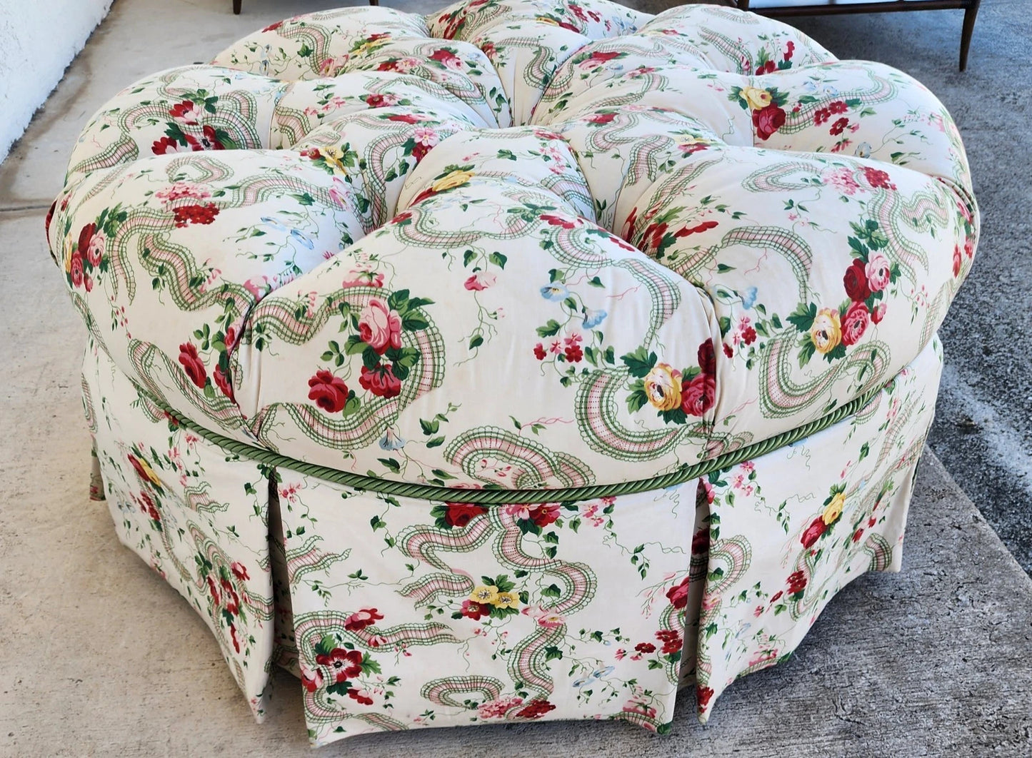 Floral Roses Ottoman Tufted Round