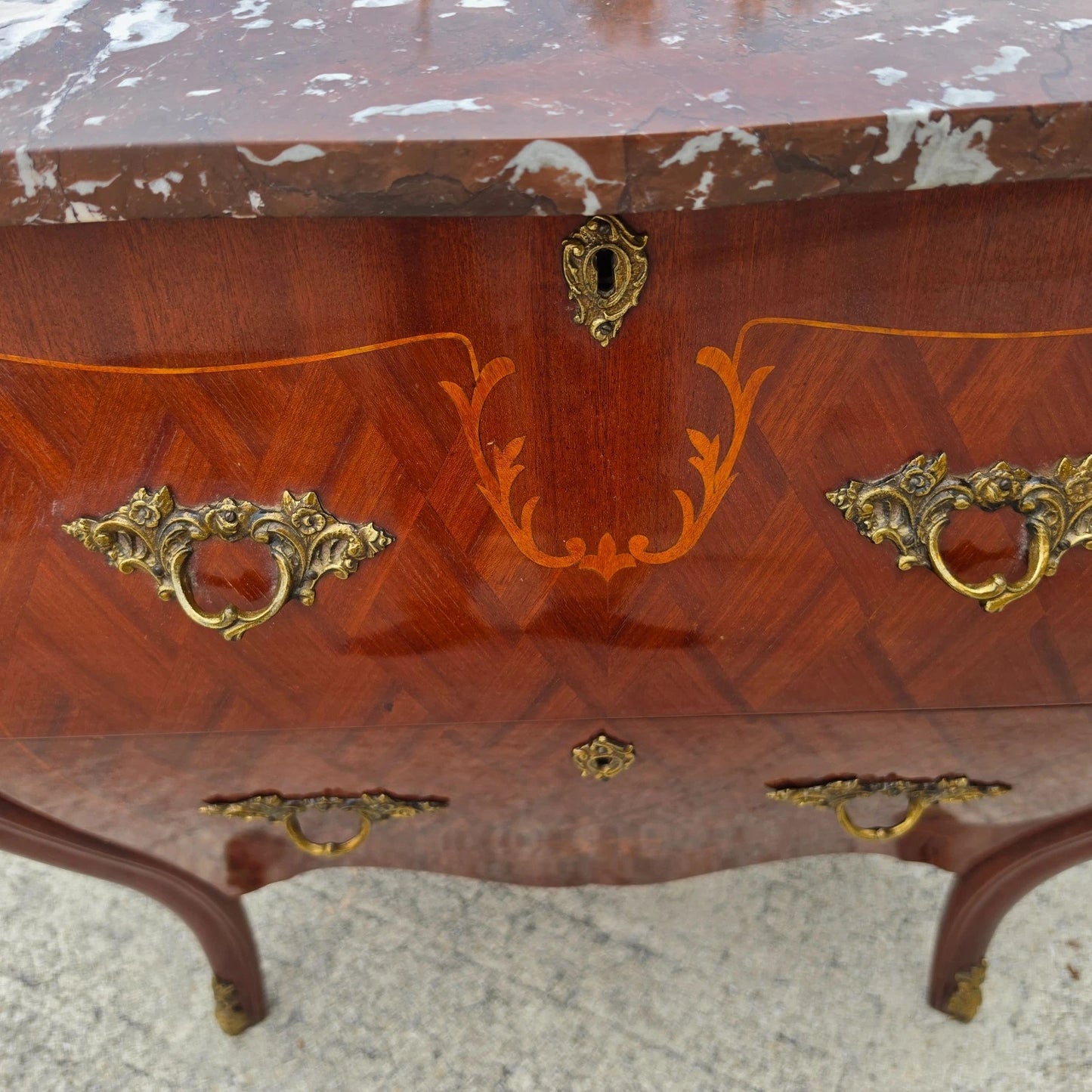 Pair of French Louis XV Style Bombe Commodes Bedside Tables Nightstands