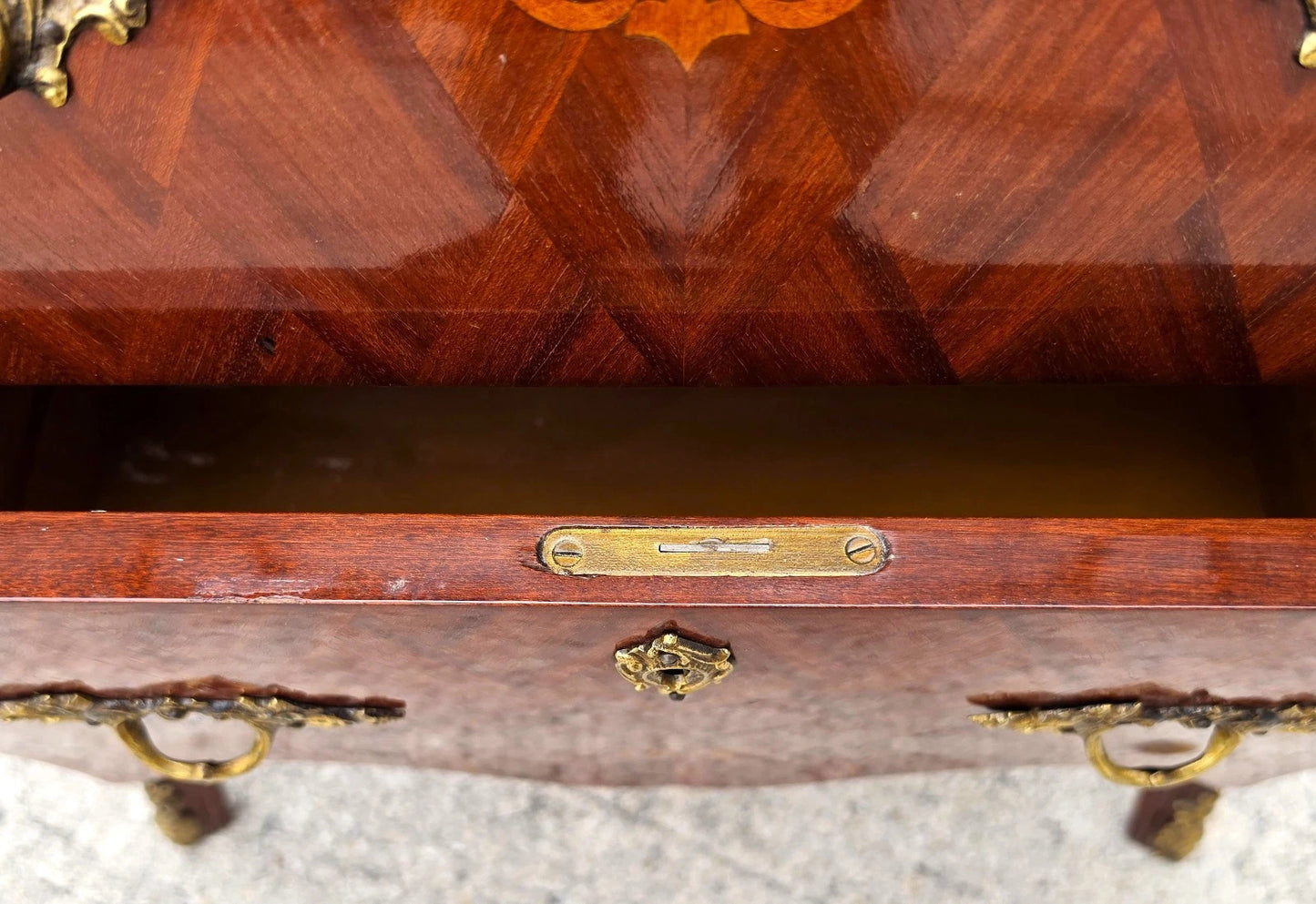 Pair of French Louis XV Style Bombe Commodes Bedside Tables Nightstands