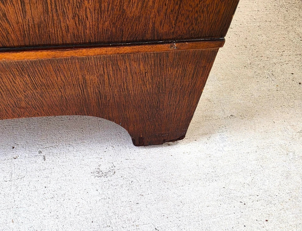 Vintage Century Furniture Georgian Bowfront Chest of Drawers