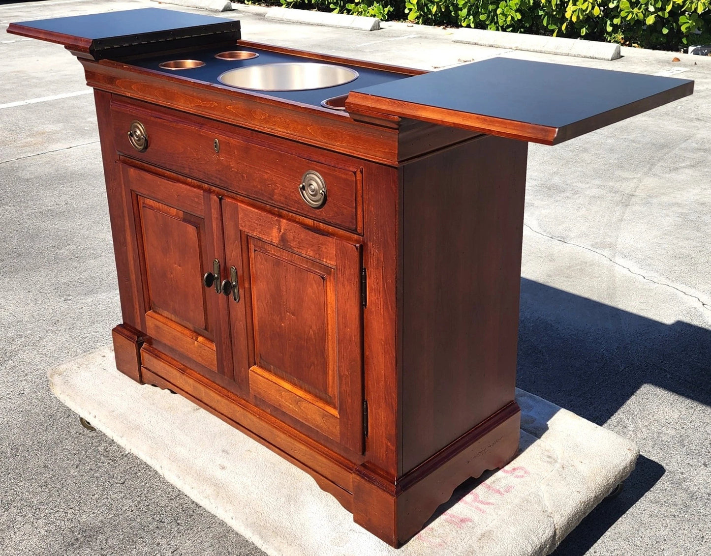 Bassett Chris Madden Collection Bar Flip Top Rolling