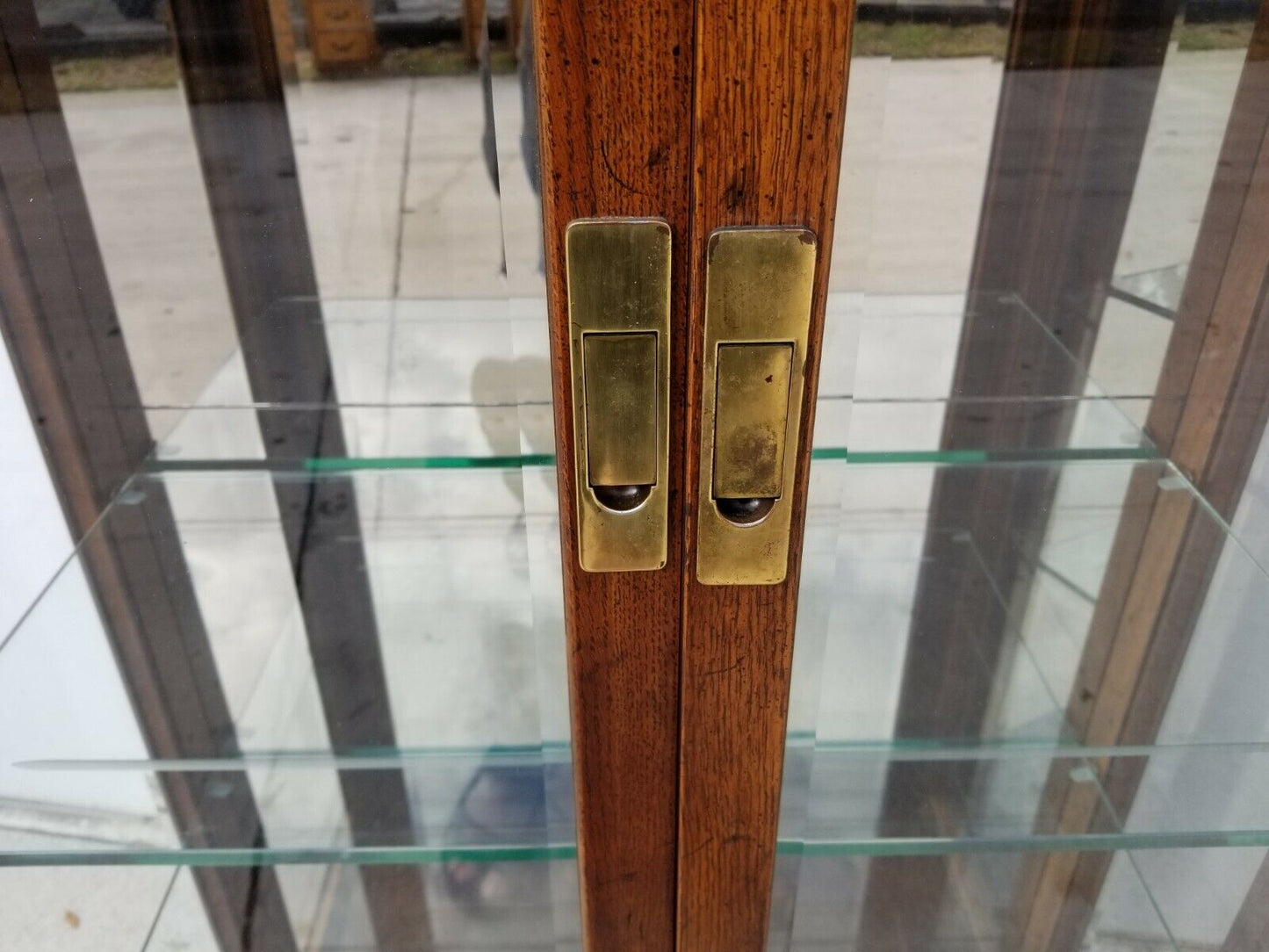 HENREDON Display Cabinets Etagere Vitrines Scene One Campaign