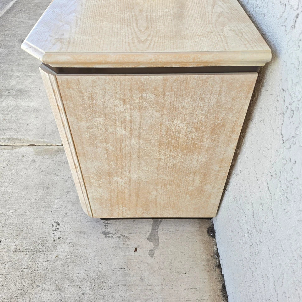 Henredon Charisma Nightstands Side Tables Picklewood Pair