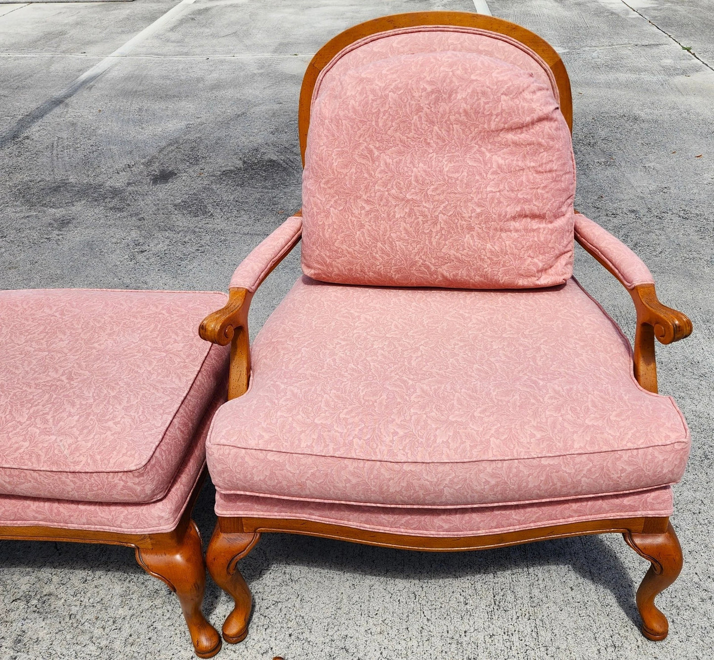 Thomasville French Provincial Louis XV Pink Damask Chair & Ottoman Set