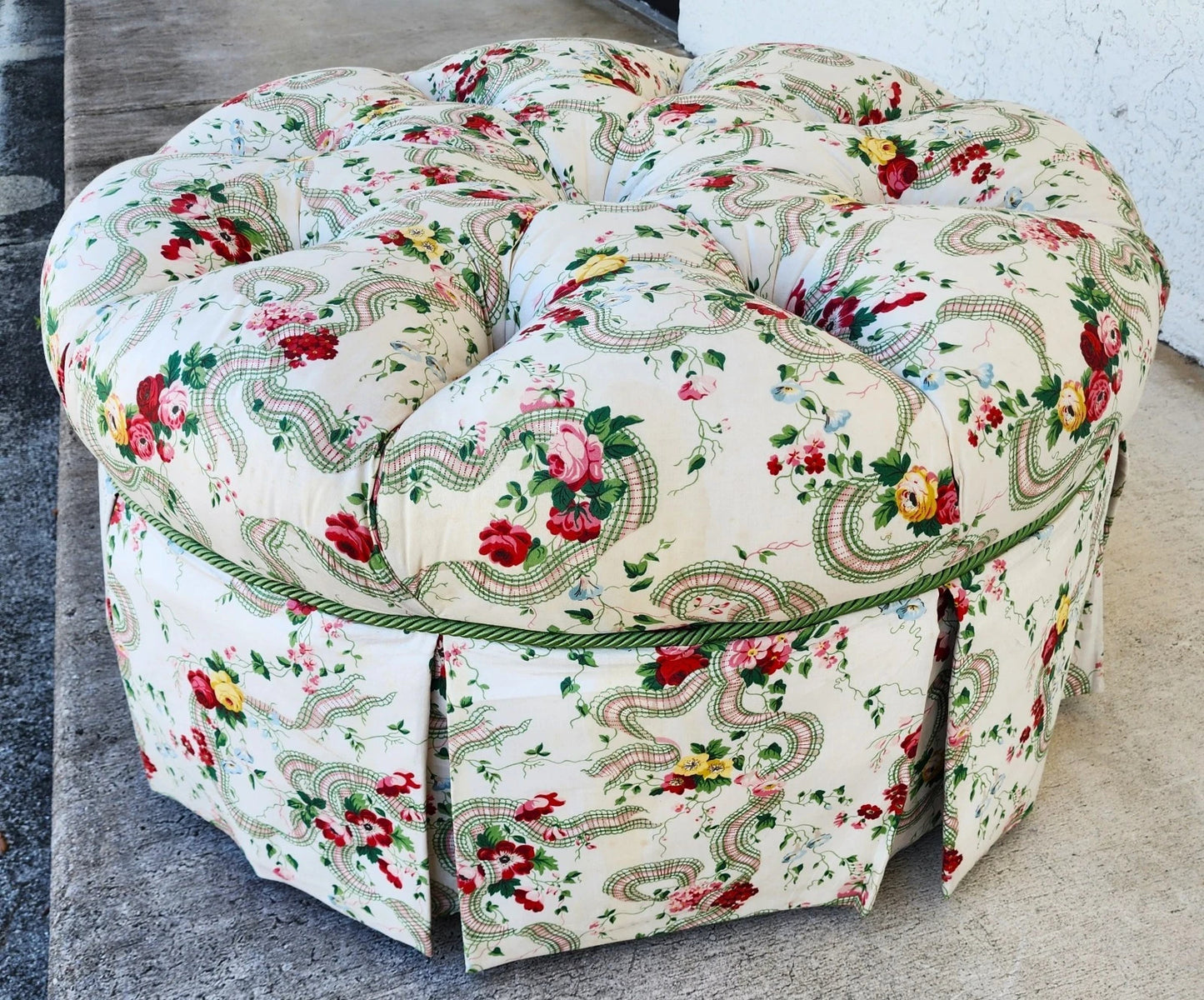 Floral Roses Ottoman Tufted Round