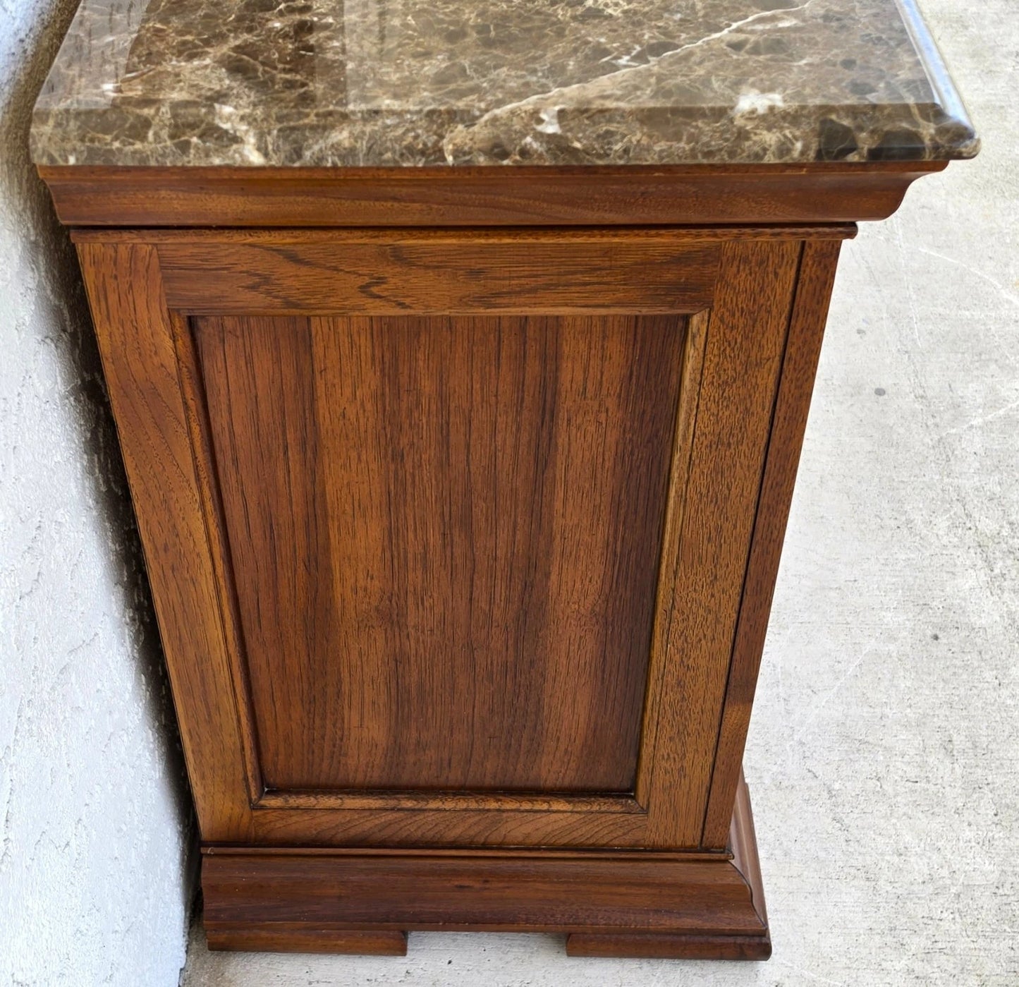 Thomasville Elysee Nightstands Burl and Marble A Pair