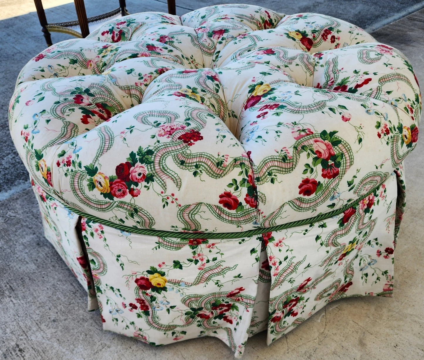 Floral Roses Ottoman Tufted Round