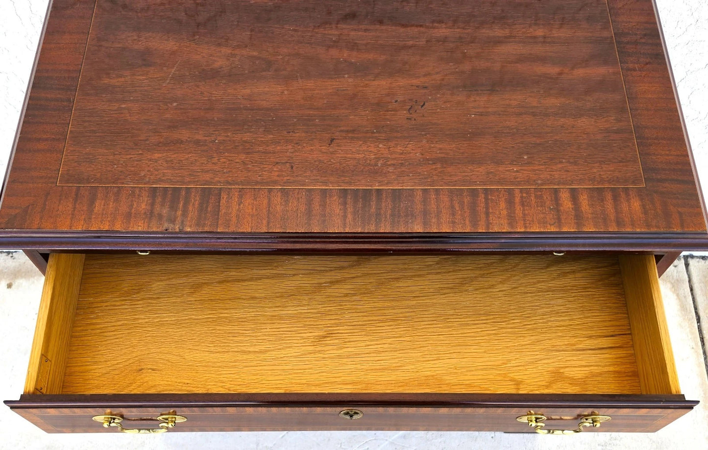 COUNCILL CRAFTSMEN Banded Mahogany Chippendale Bachelor Chest w Pullout Surface