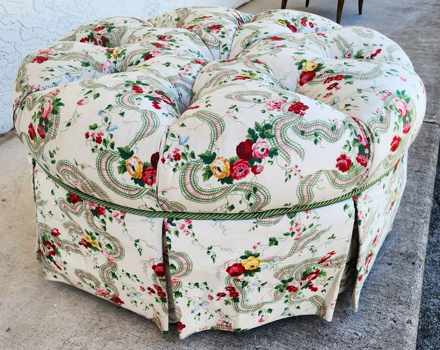 Floral Roses Ottoman Tufted Round