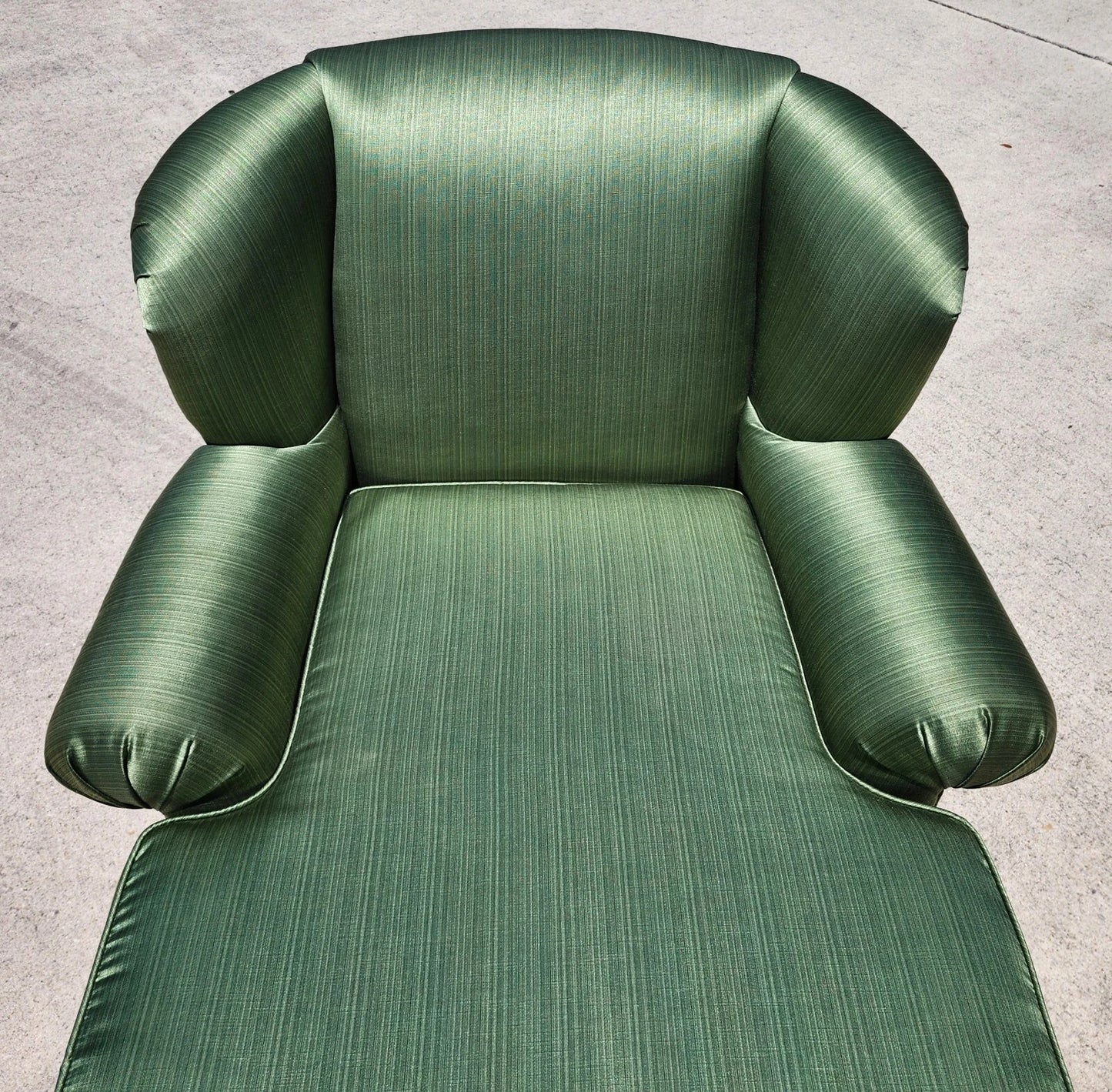 Vintage Chaise English Wingback Style