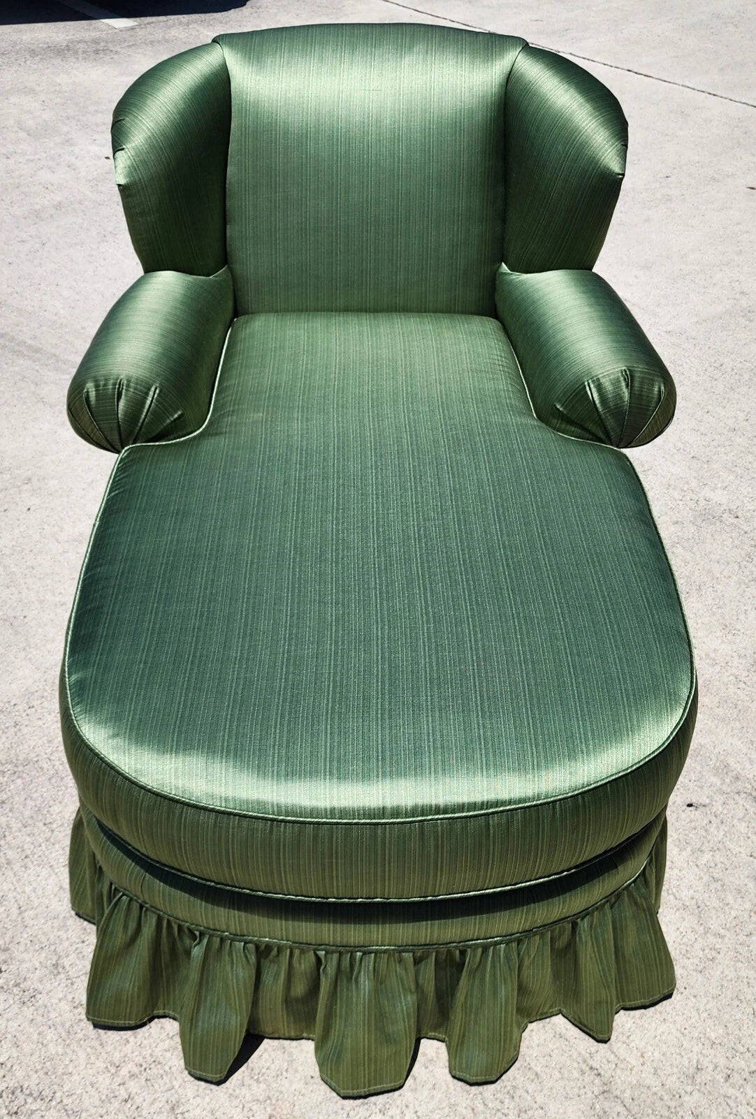 Vintage Chaise English Wingback Style