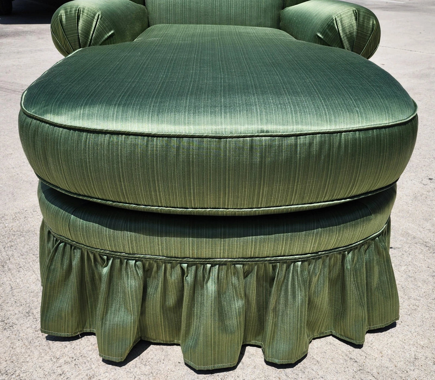 Vintage Chaise English Wingback Style