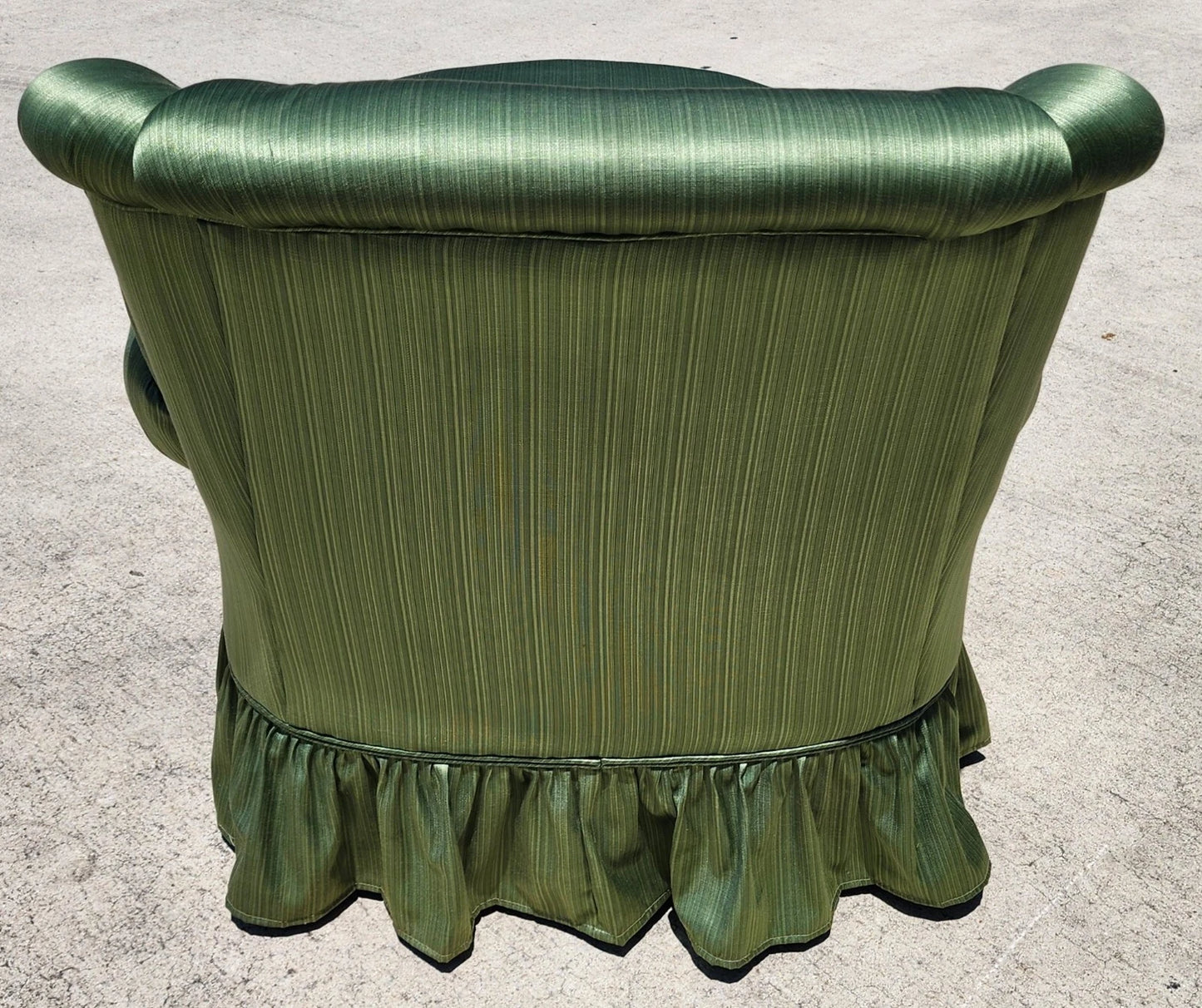 Vintage Chaise English Wingback Style