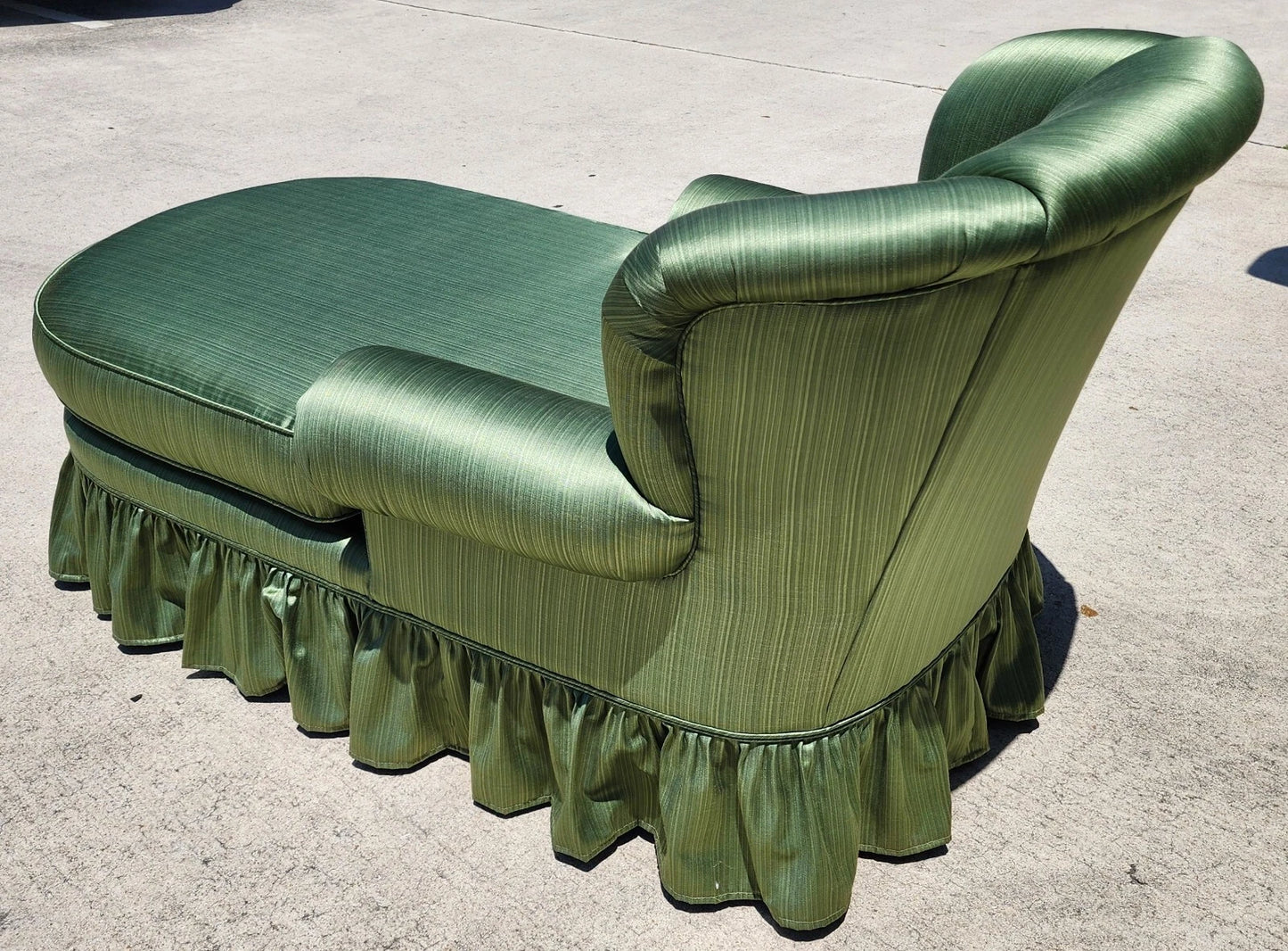 Vintage Chaise English Wingback Style