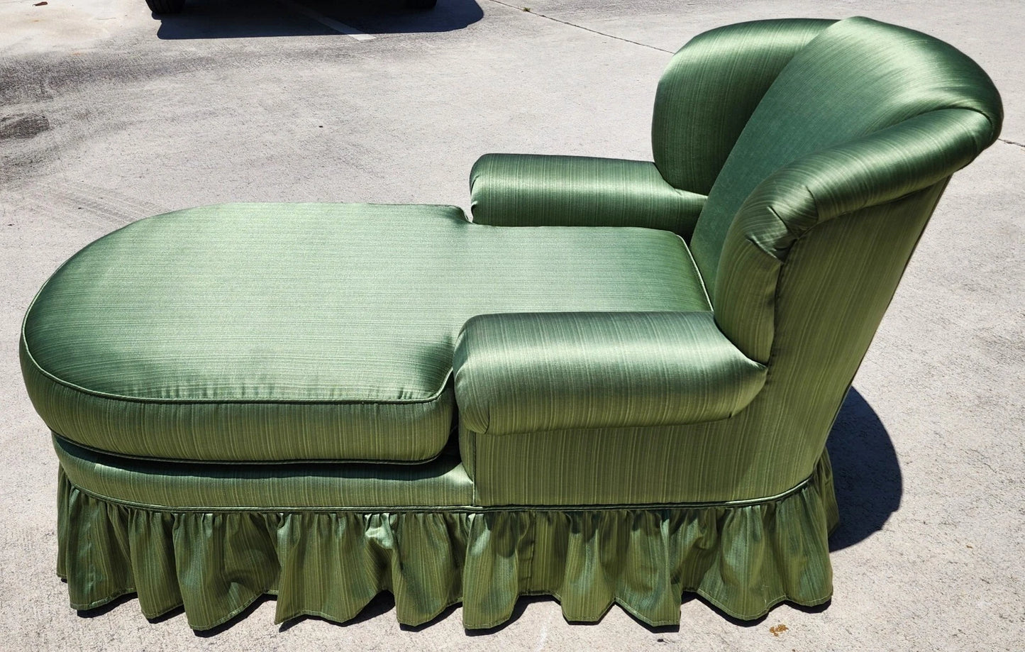 Vintage Chaise English Wingback Style