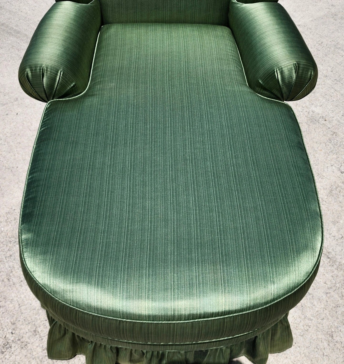Vintage Chaise English Wingback Style