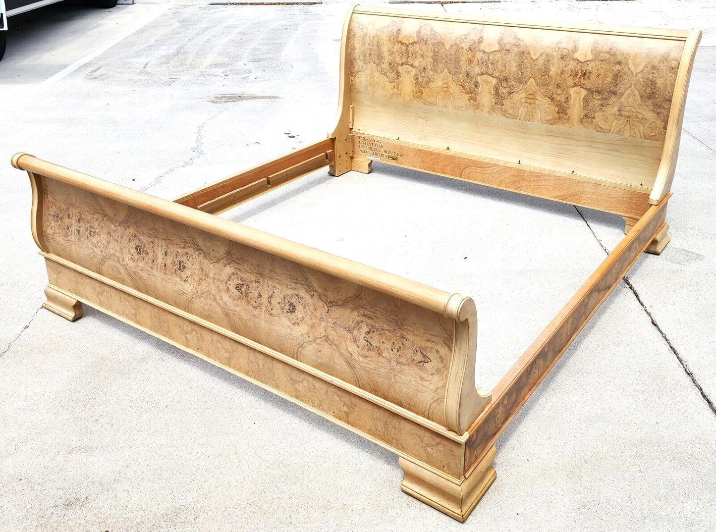 Drexel Heritage Corinthian Bedframe King Sleigh
