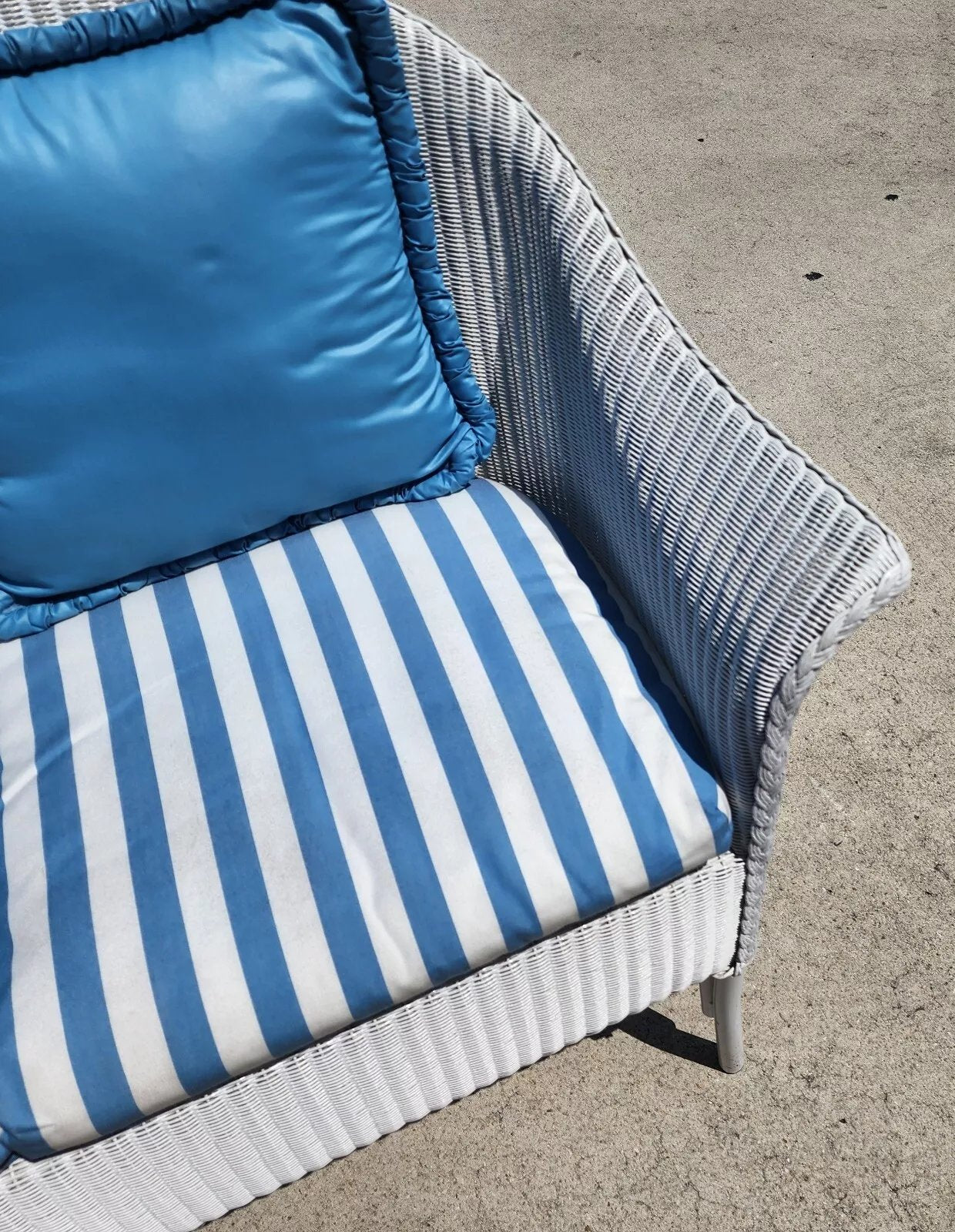 LLOYD FLANDERS Loom Wicker Settee