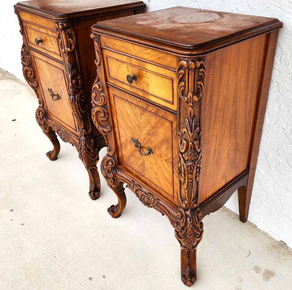 French Louis XV Nightstands Bedside Tables 1940s Pair