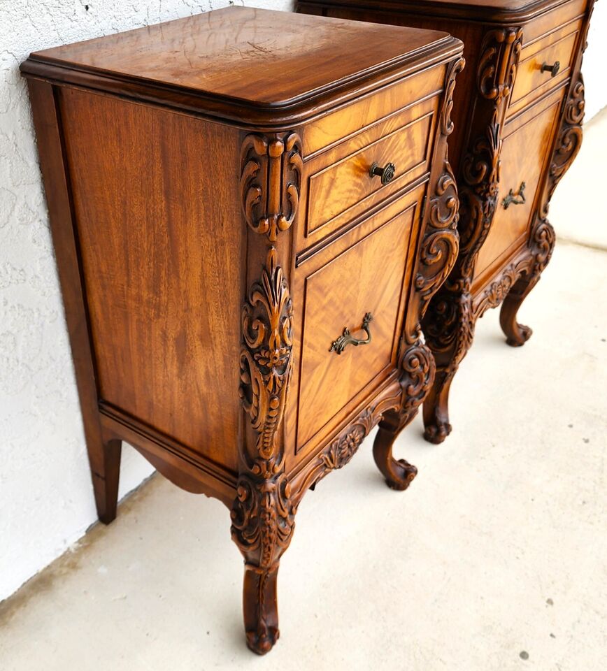 French Louis XV Nightstands Bedside Tables 1940s Pair