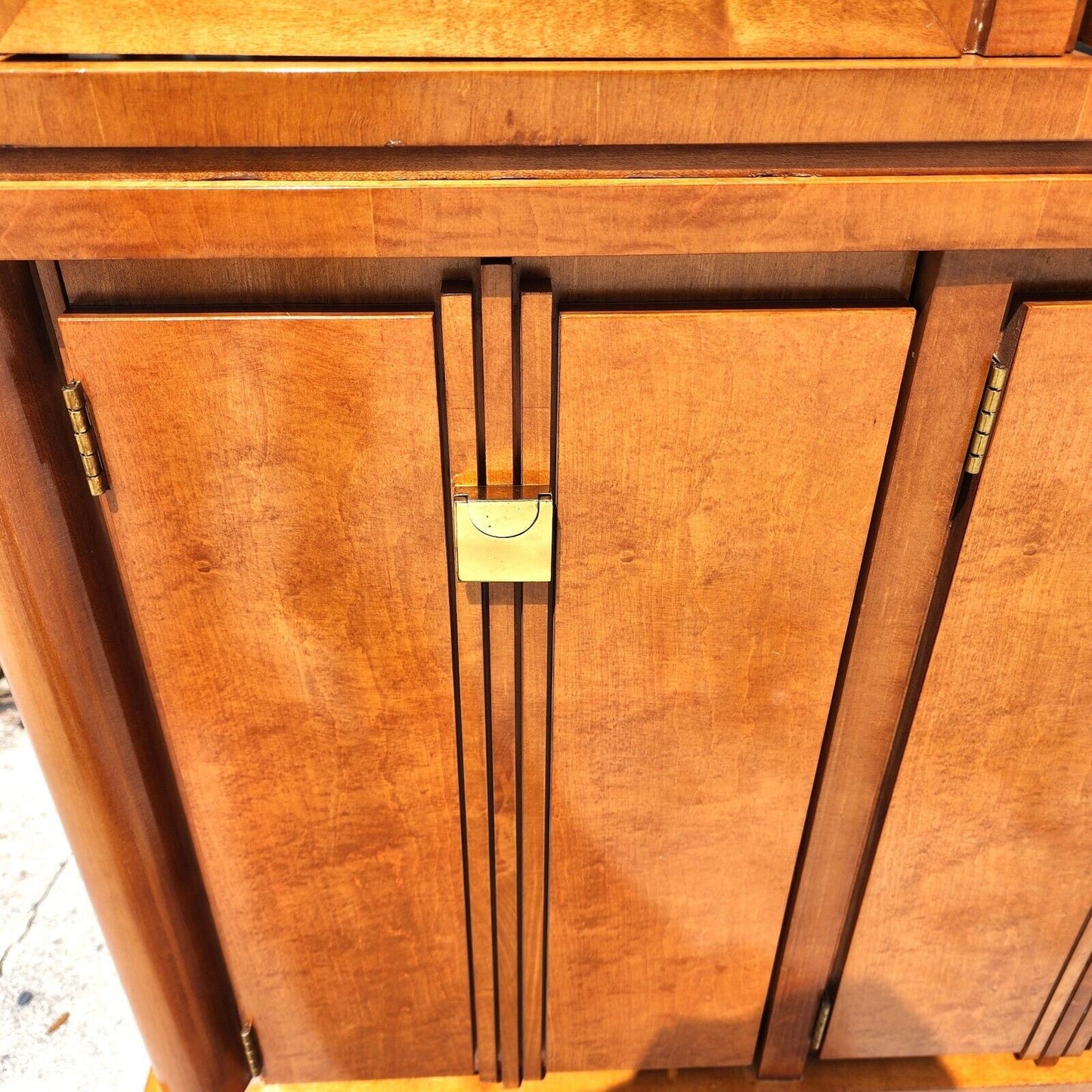 HICKORY WHITE CHINA CABINET BIEDERMEIER GENESIS COLLECTION