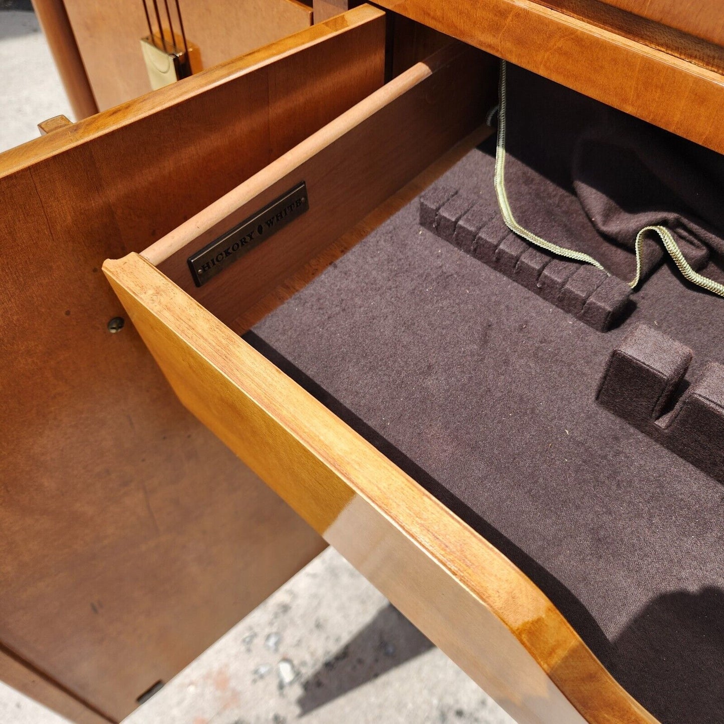 HICKORY WHITE CHINA CABINET BIEDERMEIER GENESIS COLLECTION