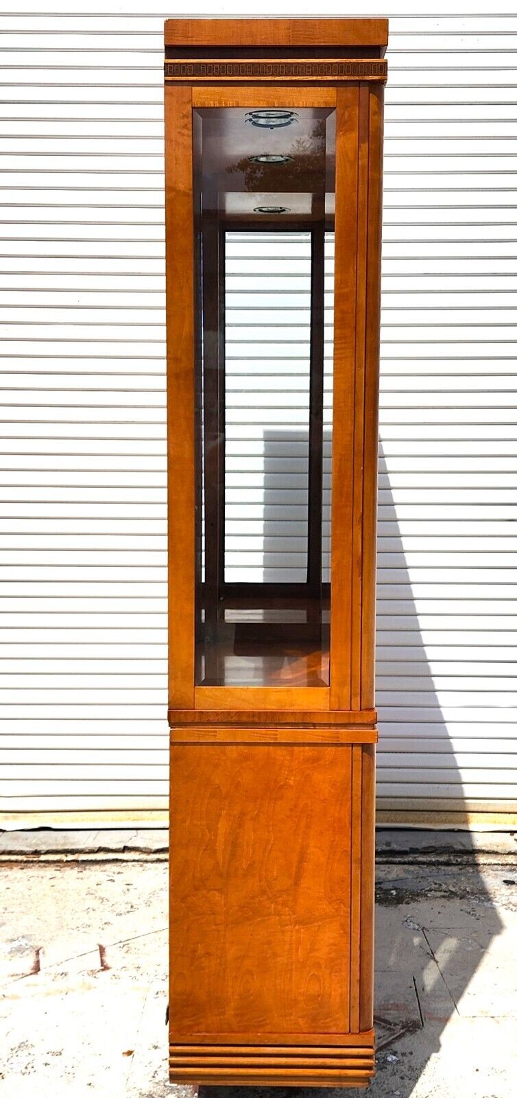 HICKORY WHITE CHINA CABINET BIEDERMEIER GENESIS COLLECTION