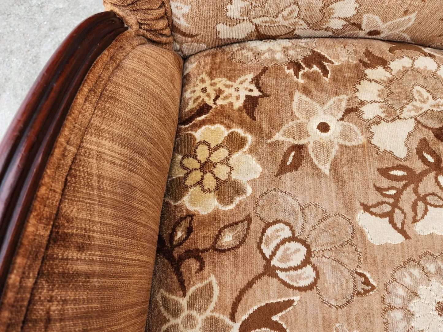 GROSFELD HOUSE Armchairs Walnut Nude Carvings Bergere