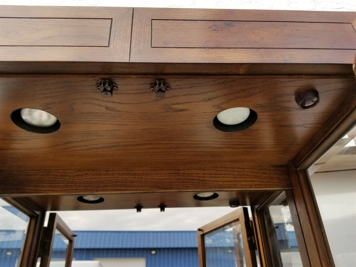 HENREDON Display Cabinets Etagere Vitrines Scene One Campaign