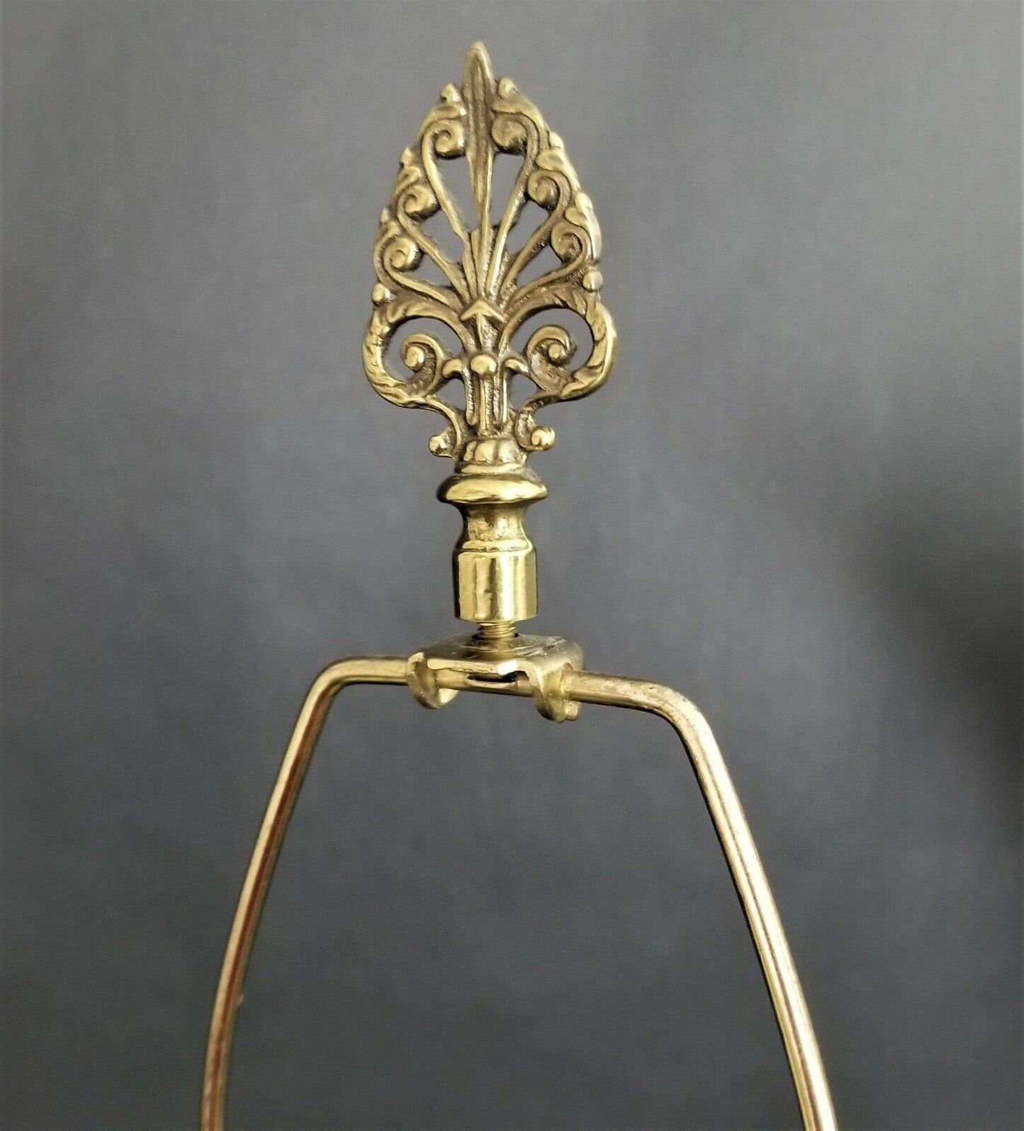 Vtg Pair of PAUL HANSON Ceramic Lamps with Embossed Iris Flowers in Cream/Ivory