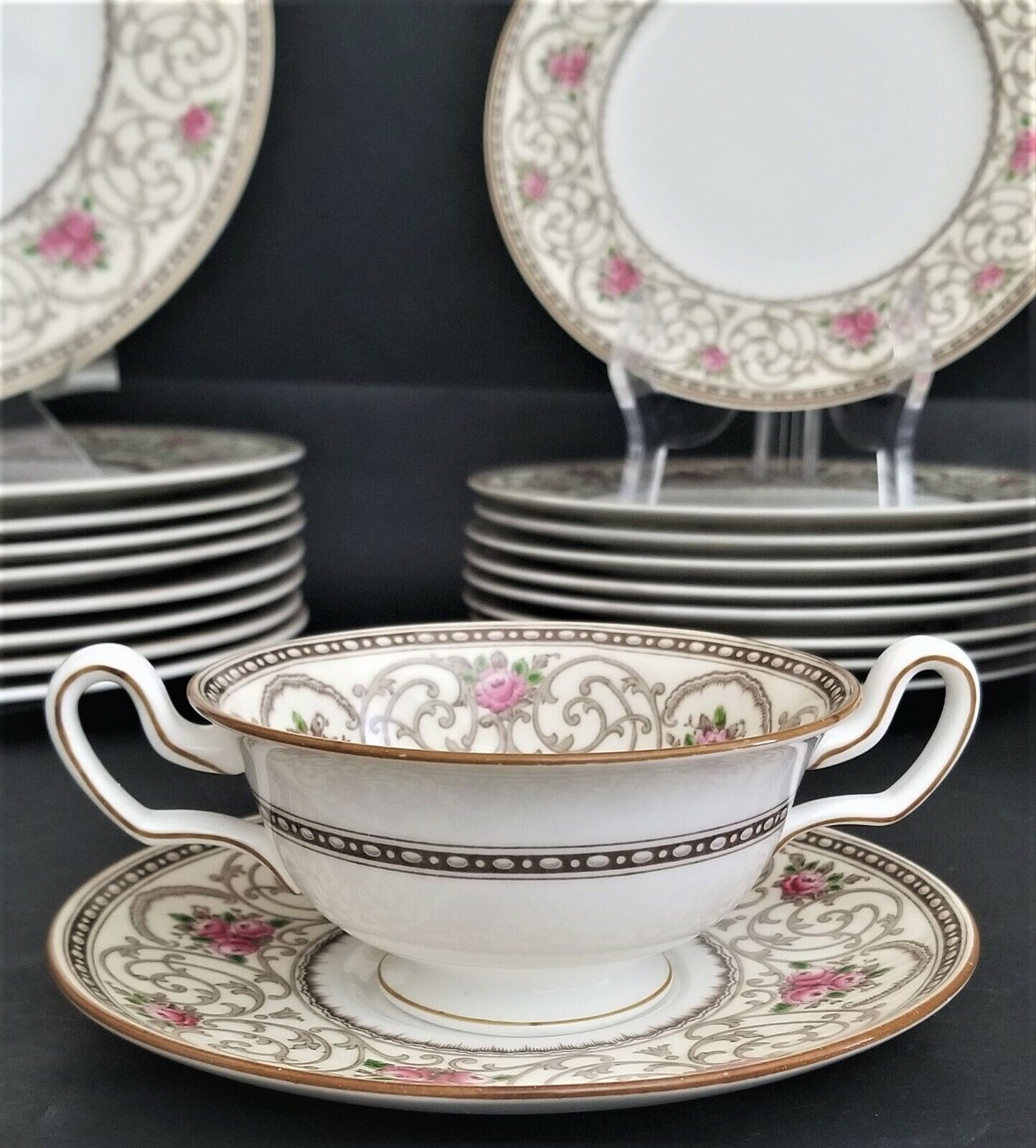 (1) WEDGWOOD Avondale Cream Soup Bowl with Plate Cream With Scrolls and Pink Roses
