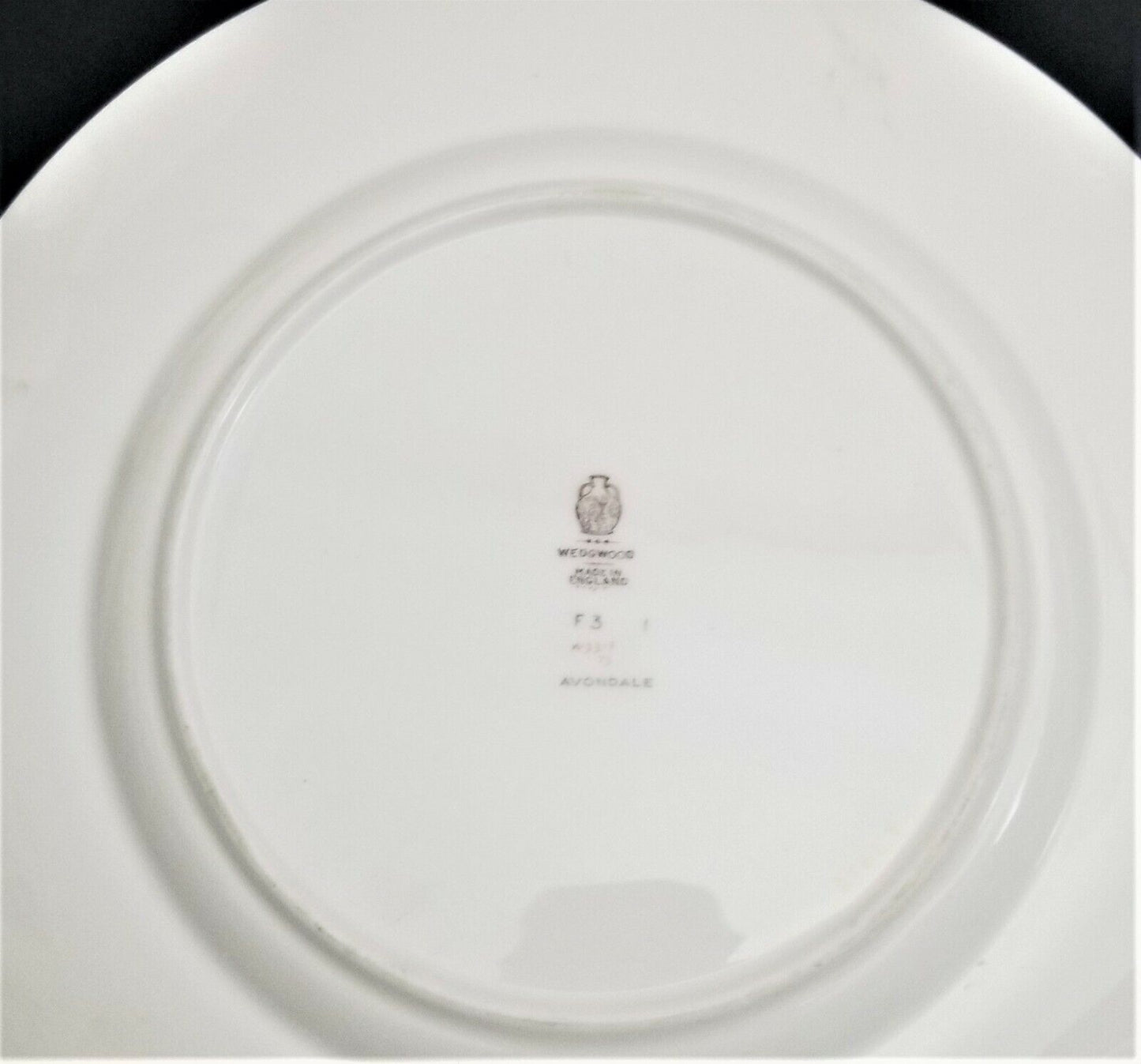 (1) WEDGWOOD Avondale Dinner Plate Cream with Scrolls and Pink Roses 10 3/4"