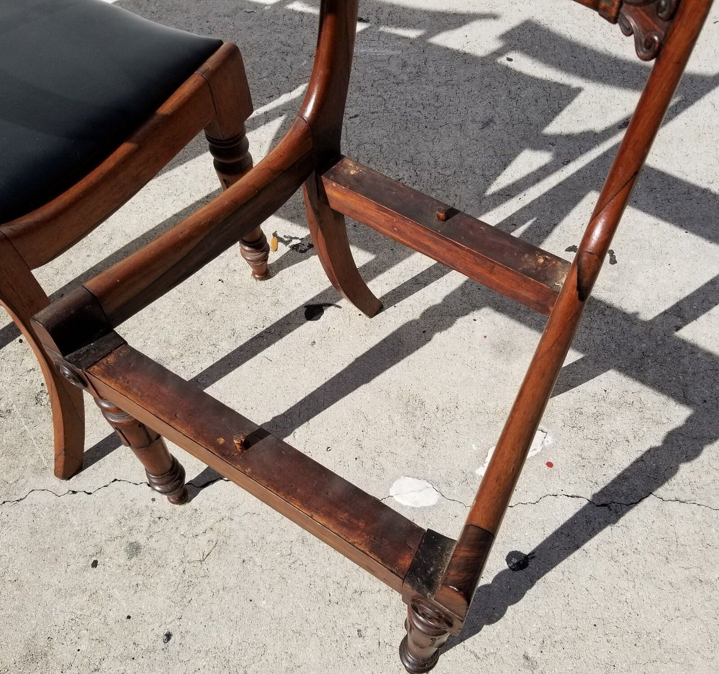 (1) ONLY William IV ca 1830 Hand Carved Mahogany Dining Chairs Turned Legs