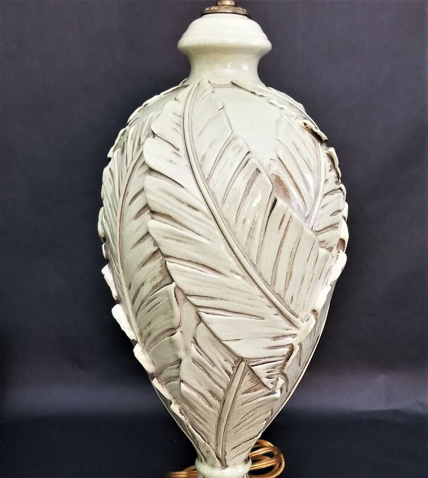 BRADBURN GALLERY Tropical Coastal Palm Leaves Crackle Finish Table Lamp