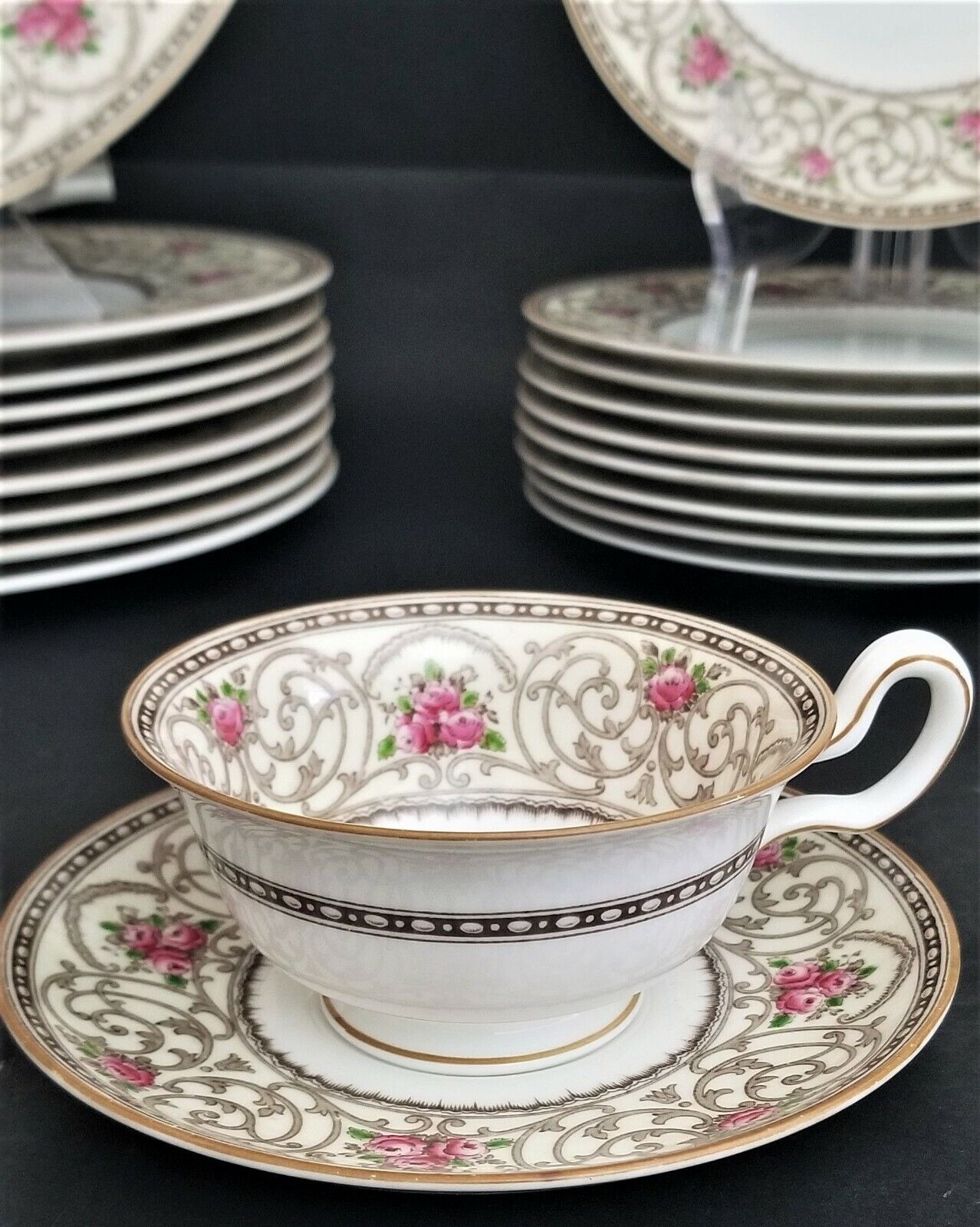 (1) Only WEDGWOOD Avondale Cup & Saucer Set Cream with Scrolls and Pink Roses