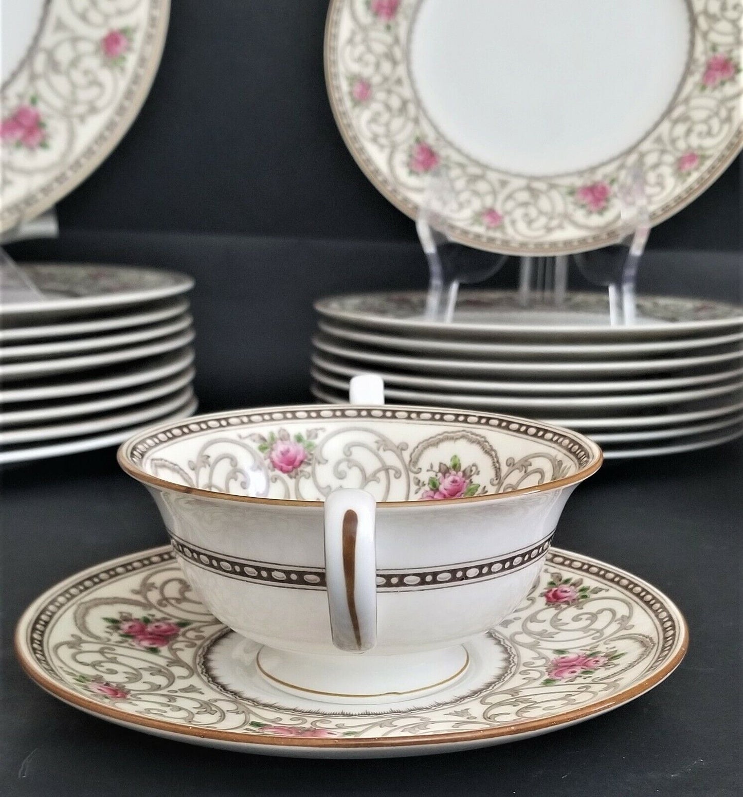 (1) WEDGWOOD Avondale Cream Soup Bowl with Plate Cream With Scrolls and Pink Roses