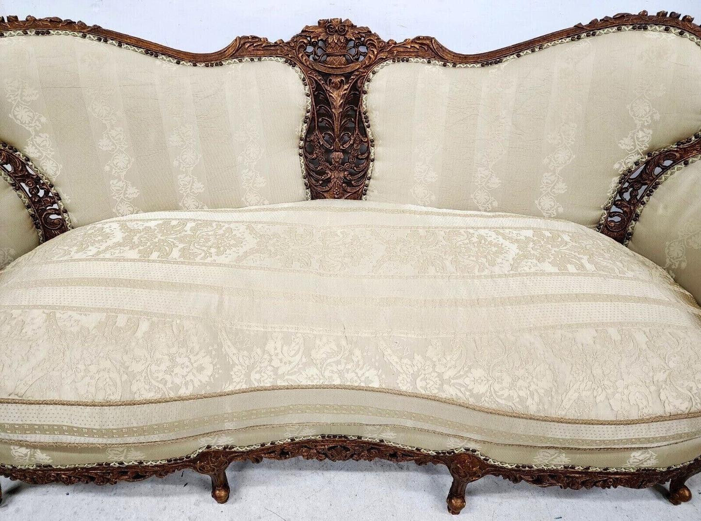 Vintage Sofa by CAROL HICKS BOLTON & EJ VICTOR With Pillows