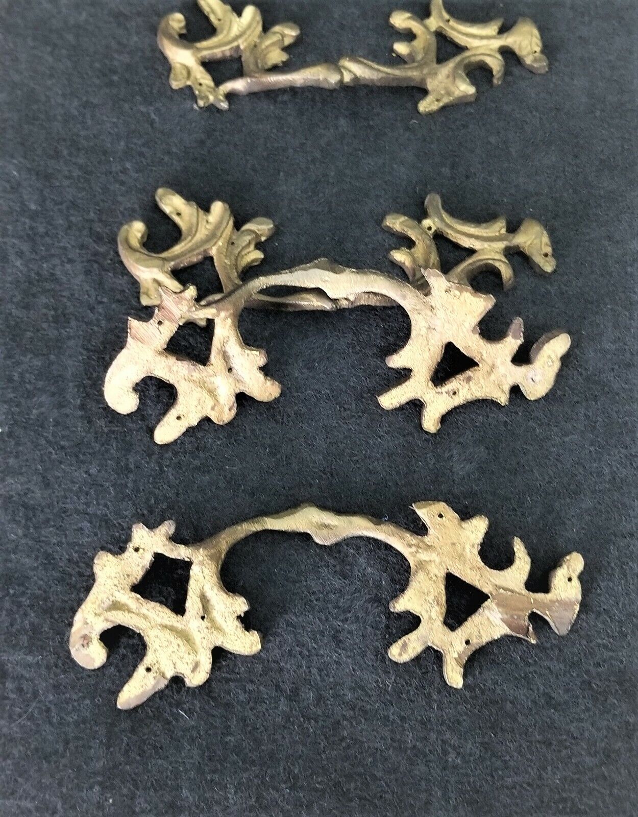 Set of 4 Vintage Acanthus Leaf Scroll Design Bronze Drawer Pulls Handles