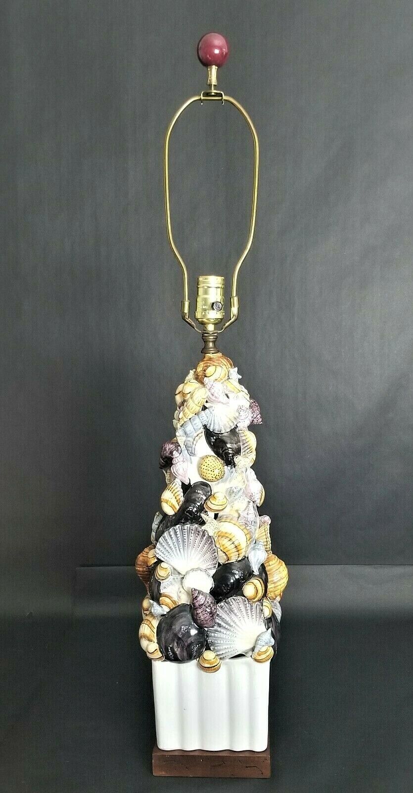 PAUL HANSON 3 Dimensional Tower of Sea Shells Ceramic Table Lamp Beach Coastal