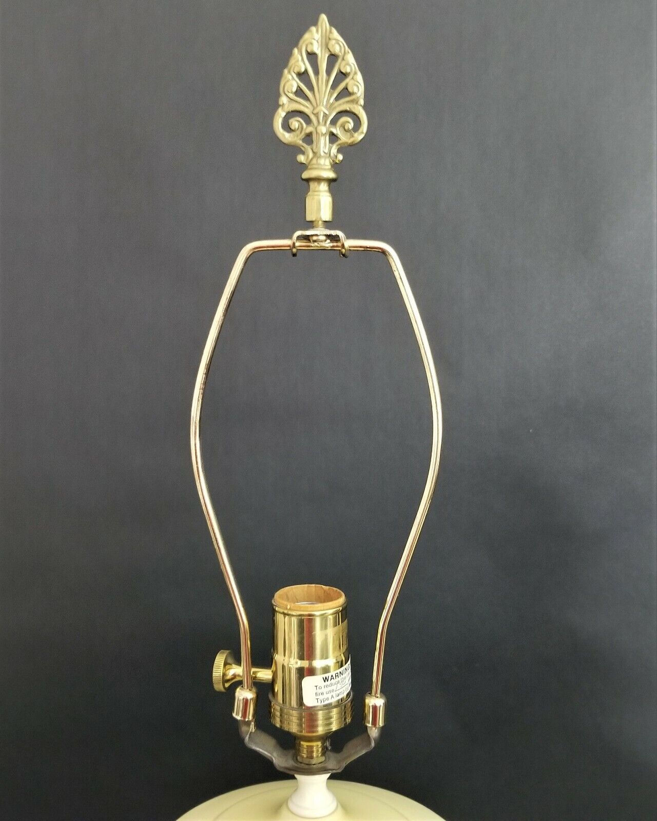 Vtg Pair of PAUL HANSON Ceramic Lamps with Embossed Iris Flowers in Cream/Ivory