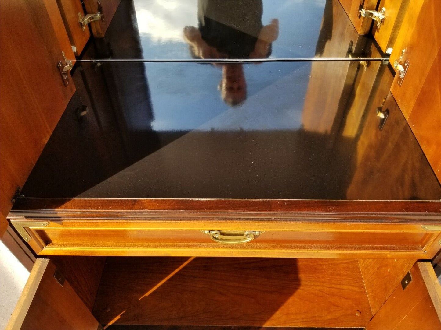 3 Piece BROYHILL Asian Chinoiserie Lighted Dry Bar Cabinet with Display Cases