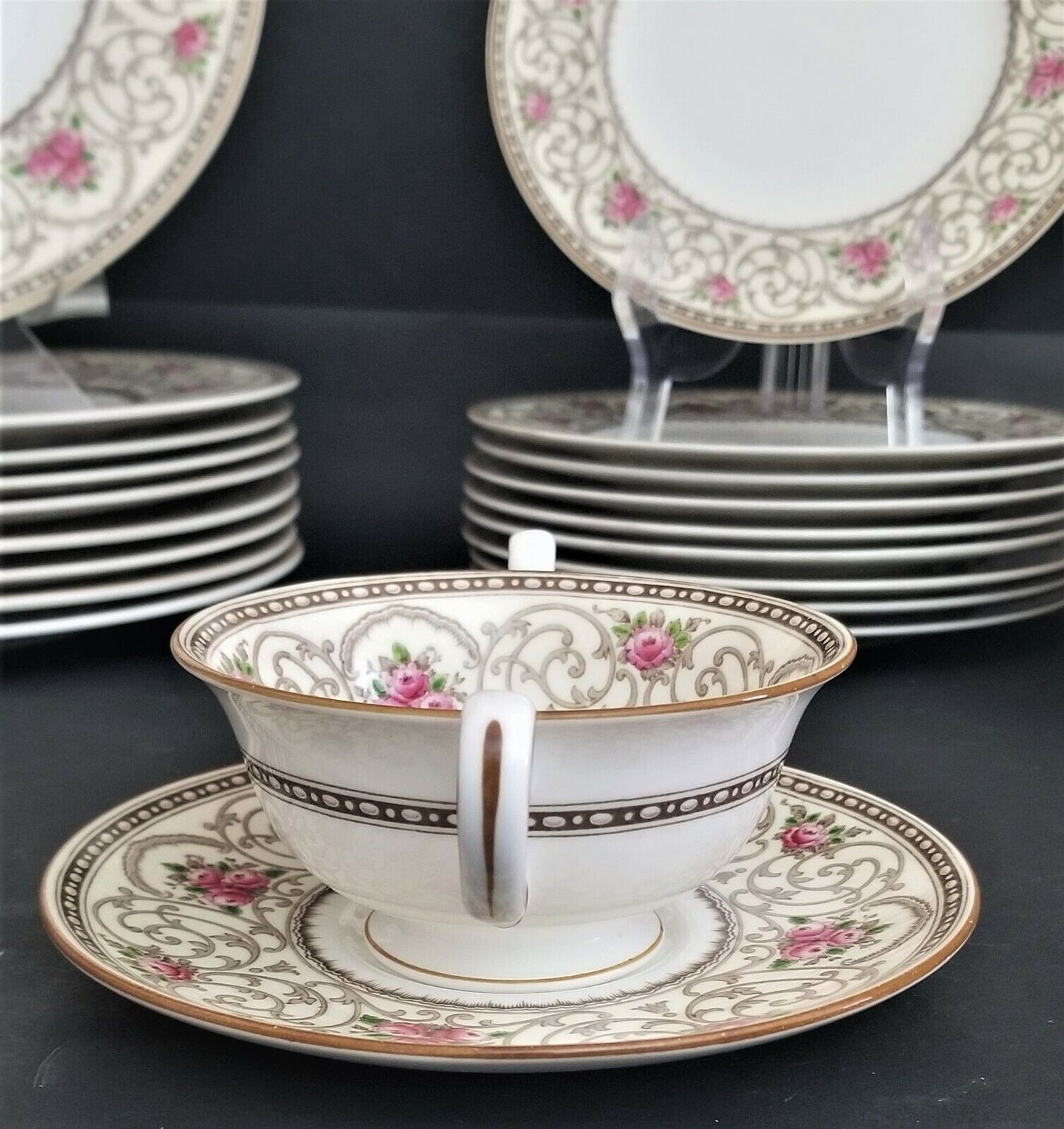 (1) WEDGWOOD Avondale Cream Soup Bowl with Plate Cream With Scrolls and Pink Roses