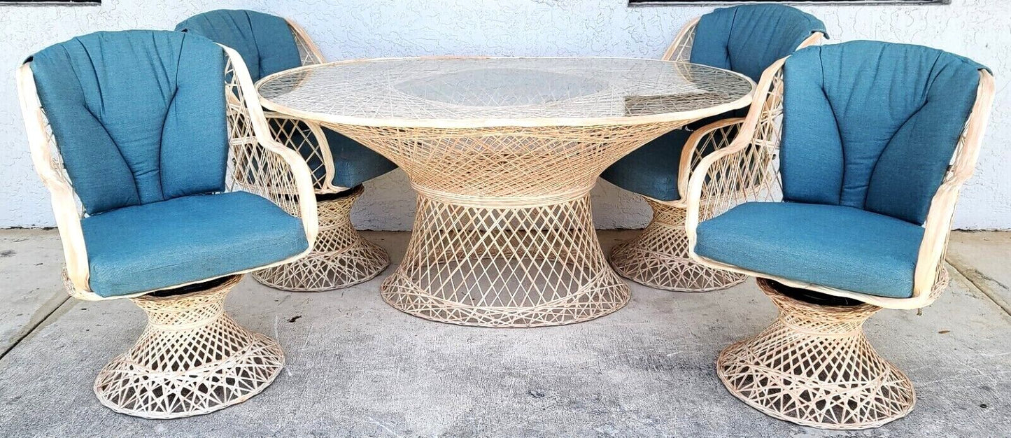 1970s MCM RUSSELL WOODARD Spun Fiberglass Outdoor Dining Set