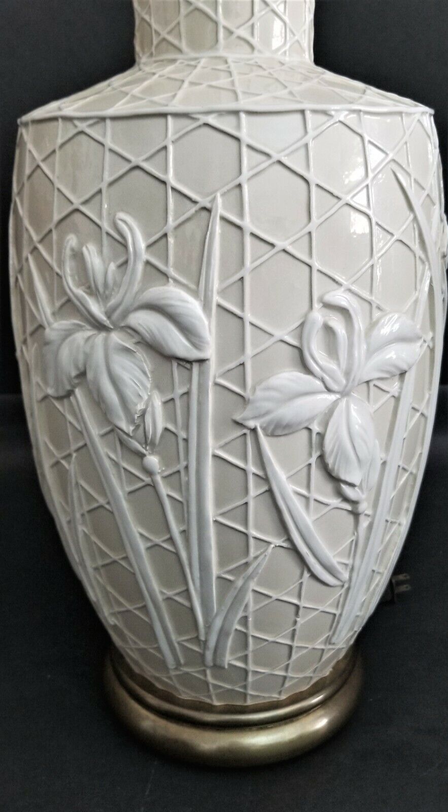 1979 Large CHAPMAN Iris Table Lamp